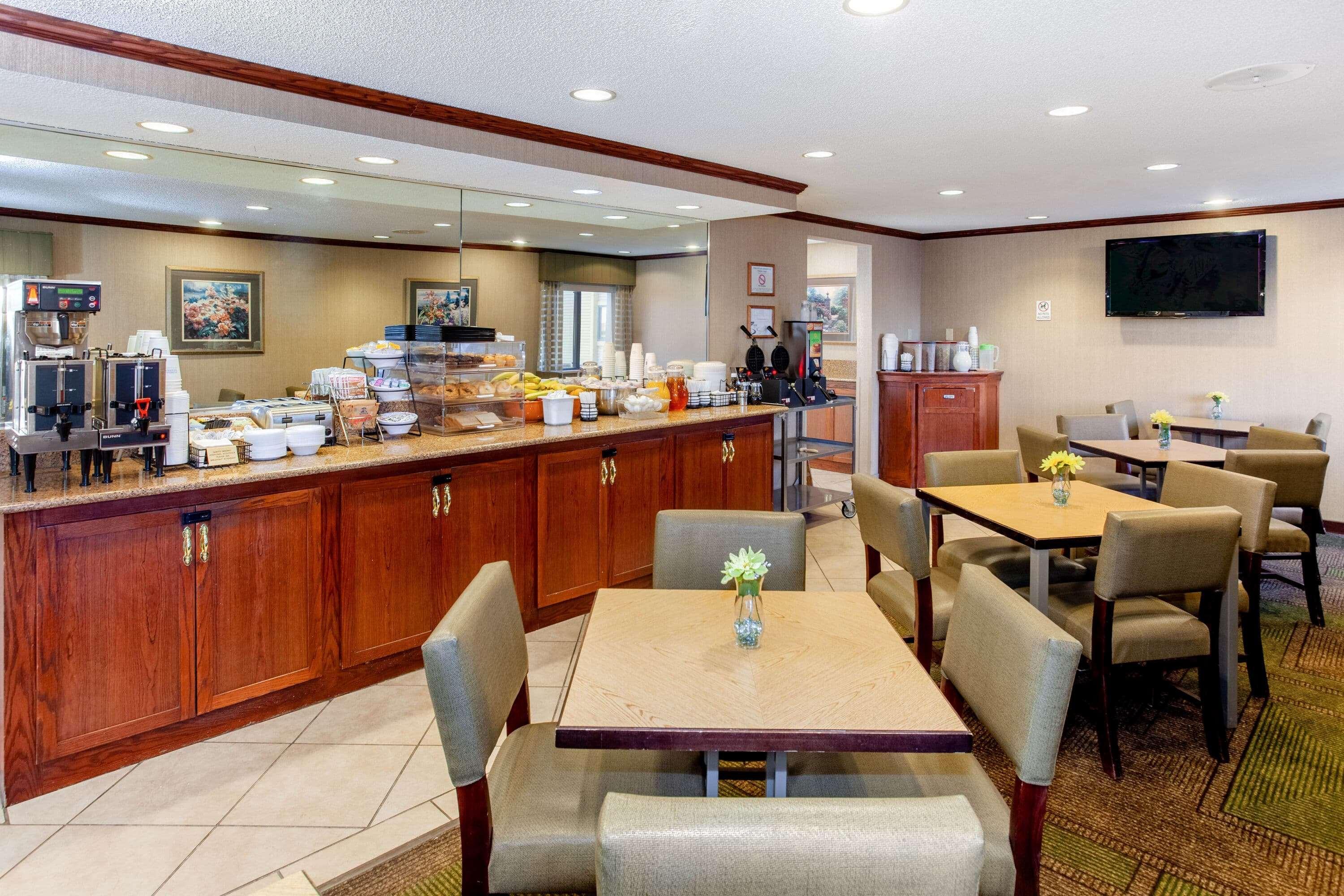 La Quinta Inn by Wyndham Wausau Bagian luar foto